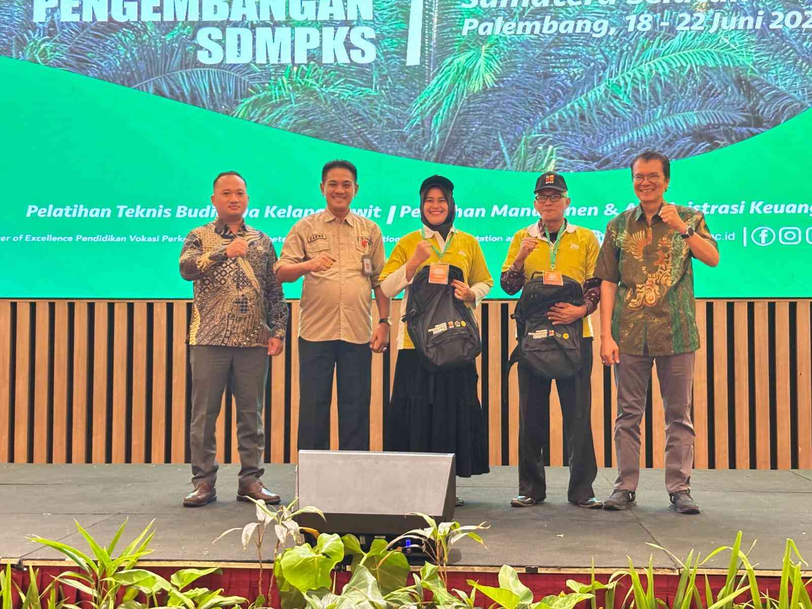 20250621120500 dua perwakilan peserta pelatihan kelas budidaya 11zon